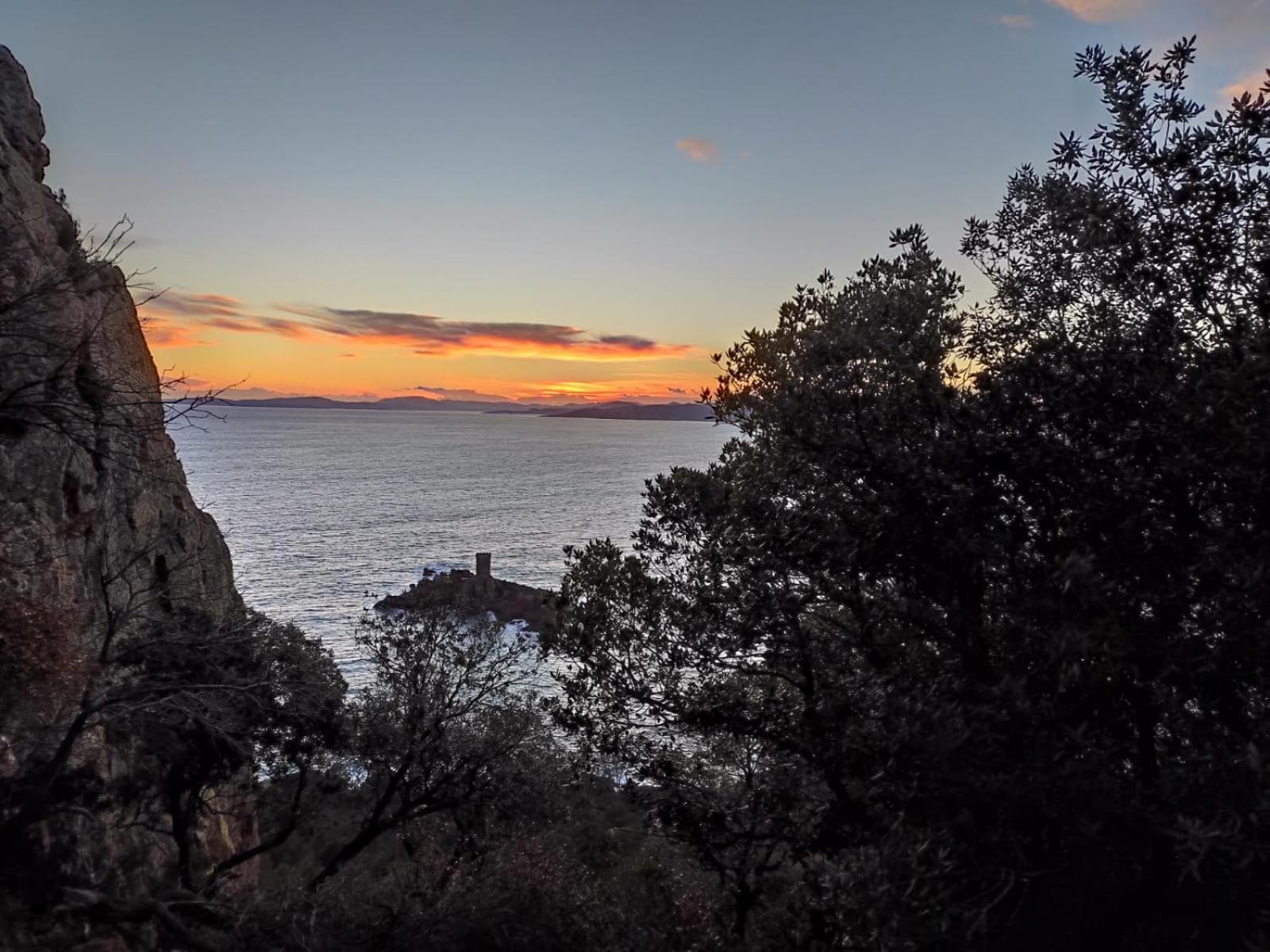 Appartement Lumineux Vue Mer Fréjus Εξωτερικό φωτογραφία